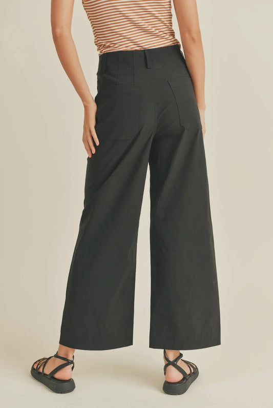 Front Pocket Wide Leg Cropped Pants