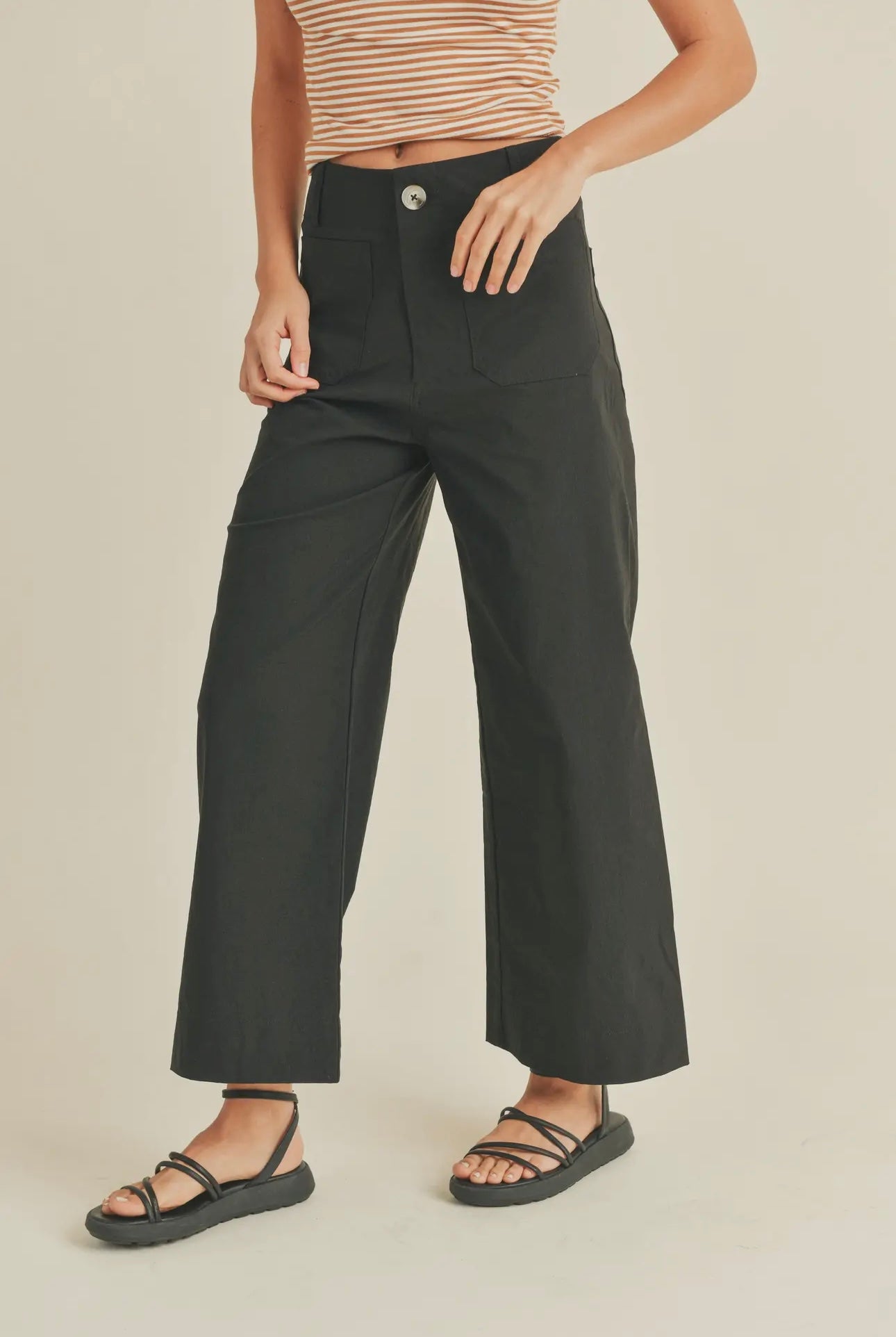 Front Pocket Wide Leg Cropped Pants