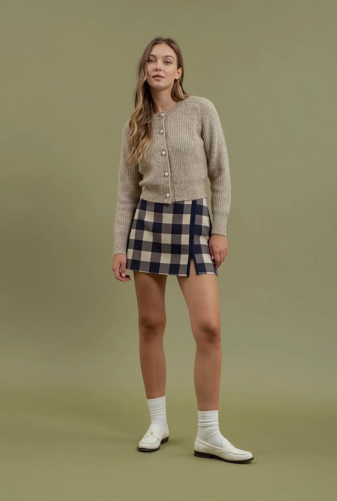 Crew Neck Pearl Button Down Knit Cardigan