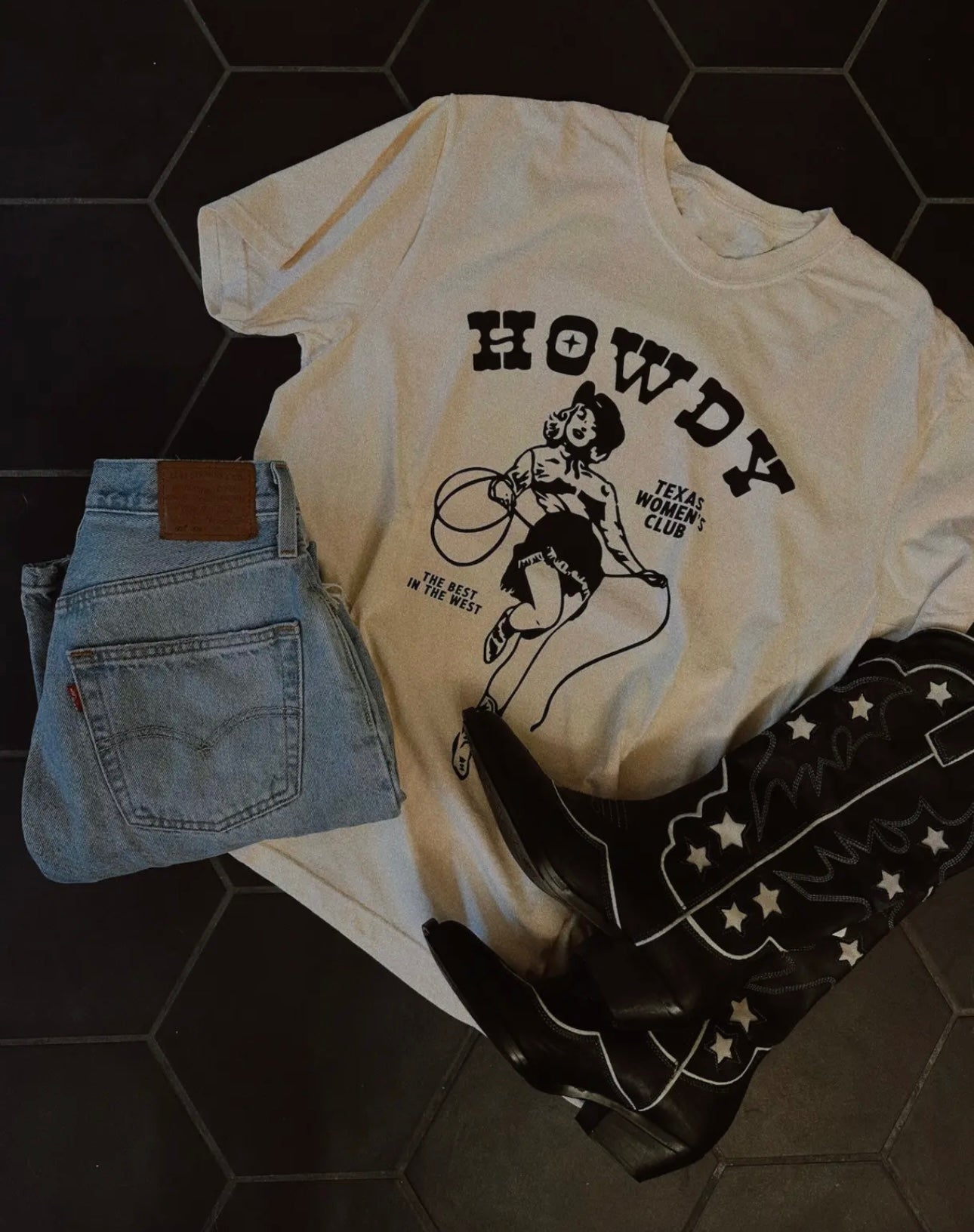 Howdy Tee